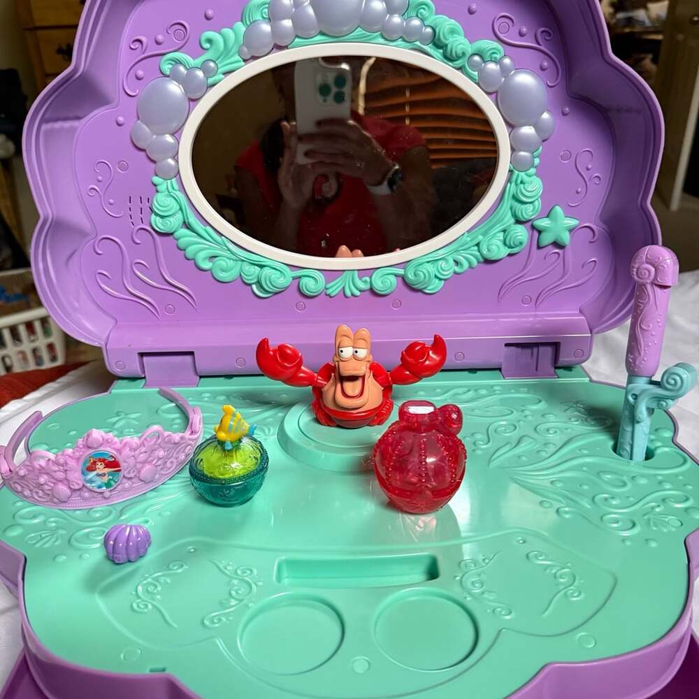 Disney The Little Mermaid Ariel Lights and Music Portable Table Top Vanity Case